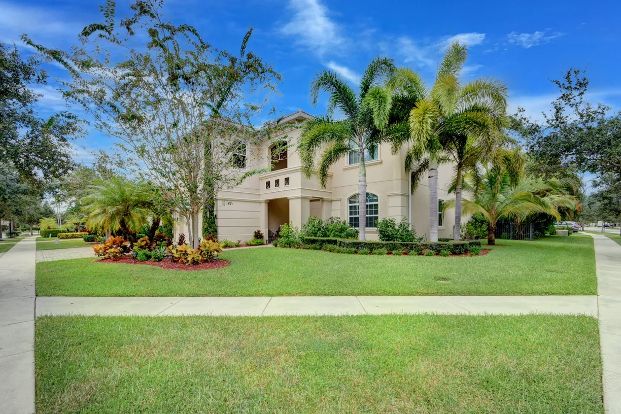 South Florida Real Estate | View 8625 Wellington View Drive | 6 Beds, 4 Baths