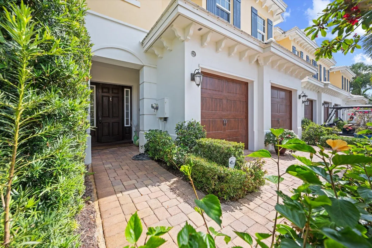 South Florida Real Estate | View 218 Mariner Court | Listing