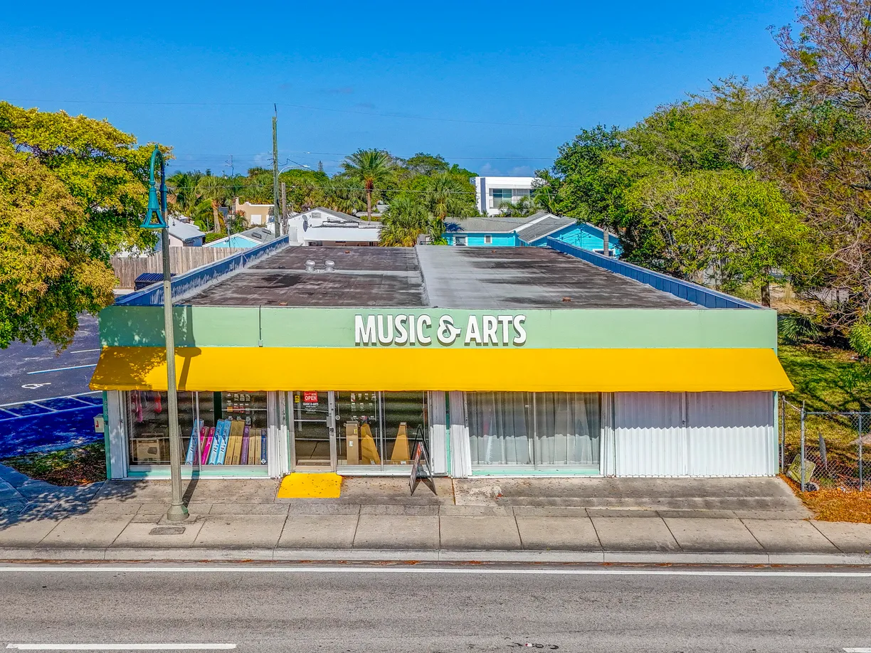 South Florida Real Estate | View 608 N Dixie Highway | Listing