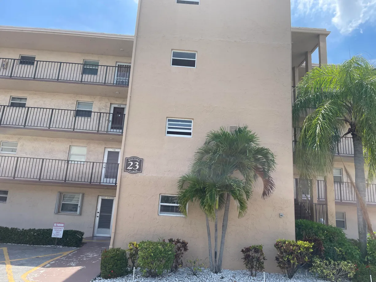 South Florida Real Estate | View 711 Lori Drive, 205 | 1 Bed, 1 Bath