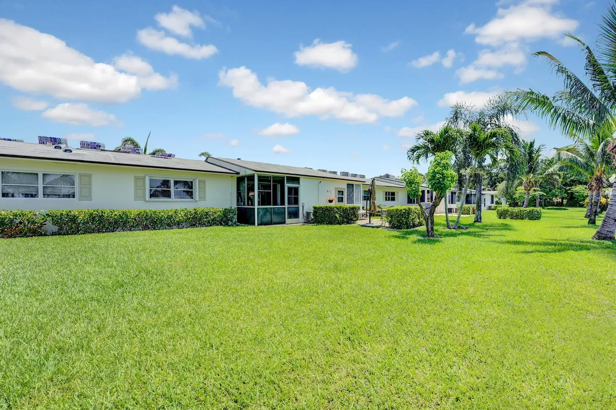 South Florida Real Estate | View 2894 Crosley Drive, Apt G | 2 Beds, 1 Bath