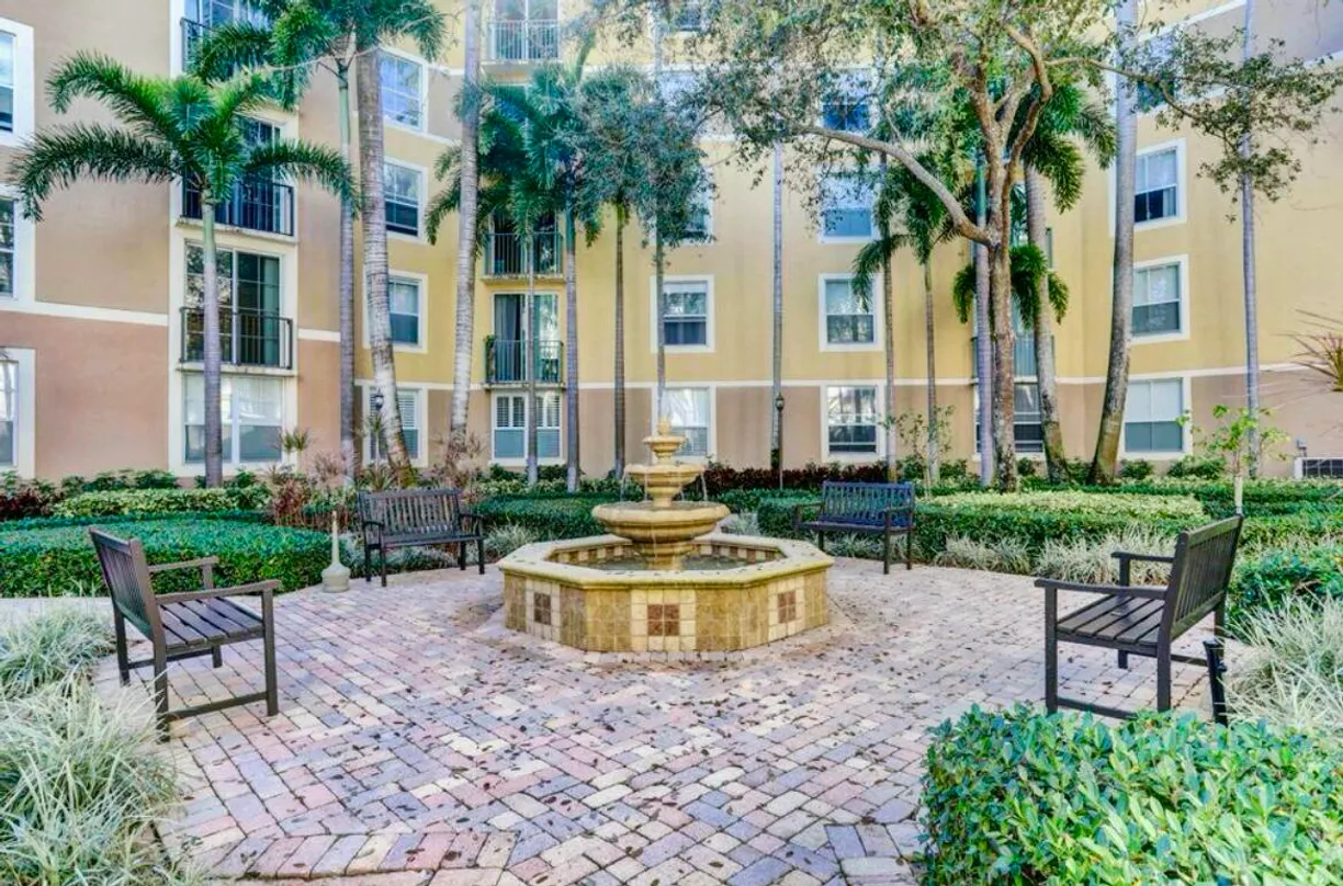 South Florida Real Estate | View 630 S Sapodilla Avenue, 402 | 1 Bed, 1 Bath