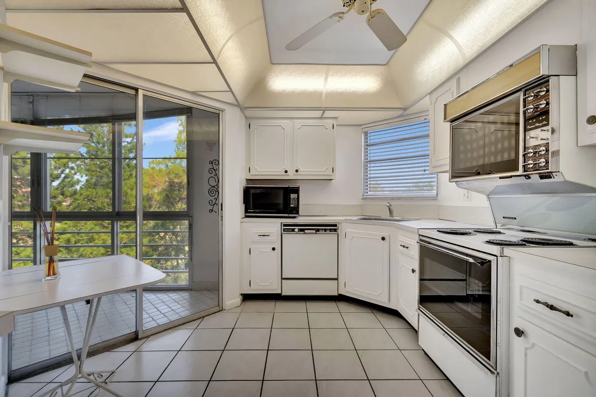 South Florida Real Estate | View 3810 Via Poinciana, 502 | 2 Beds, 2 Baths