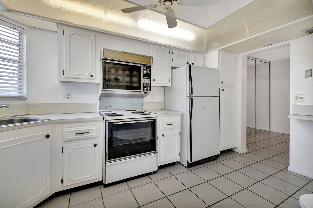 South Florida Real Estate | View 3810 Via Poinciana, 502 | Listing