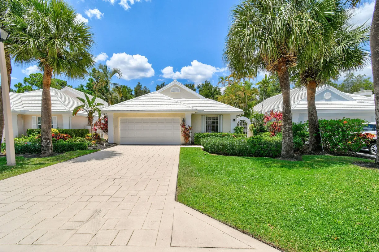 South Florida Real Estate | View 9293 Heathridge Drive | 3 Beds, 2 Baths