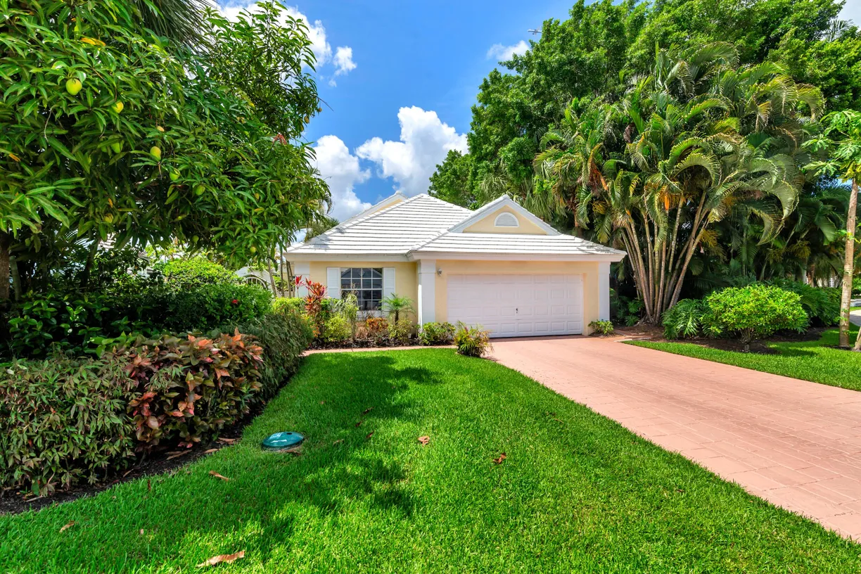 South Florida Real Estate | View 9358 Heathridge Drive | 3 Beds, 2 Baths