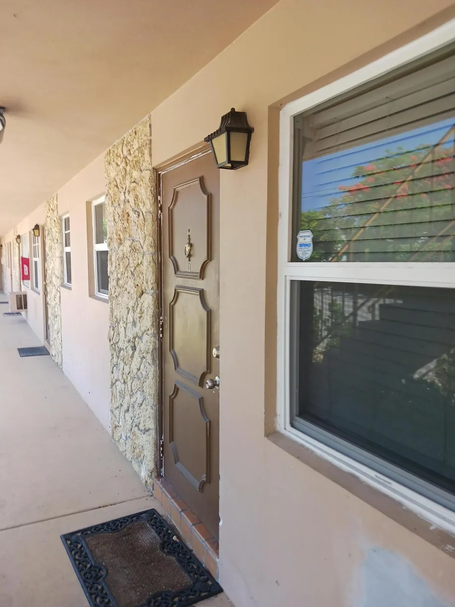 South Florida Real Estate | View 101 S L Street, 1 | 1 Bed, 1 Bath