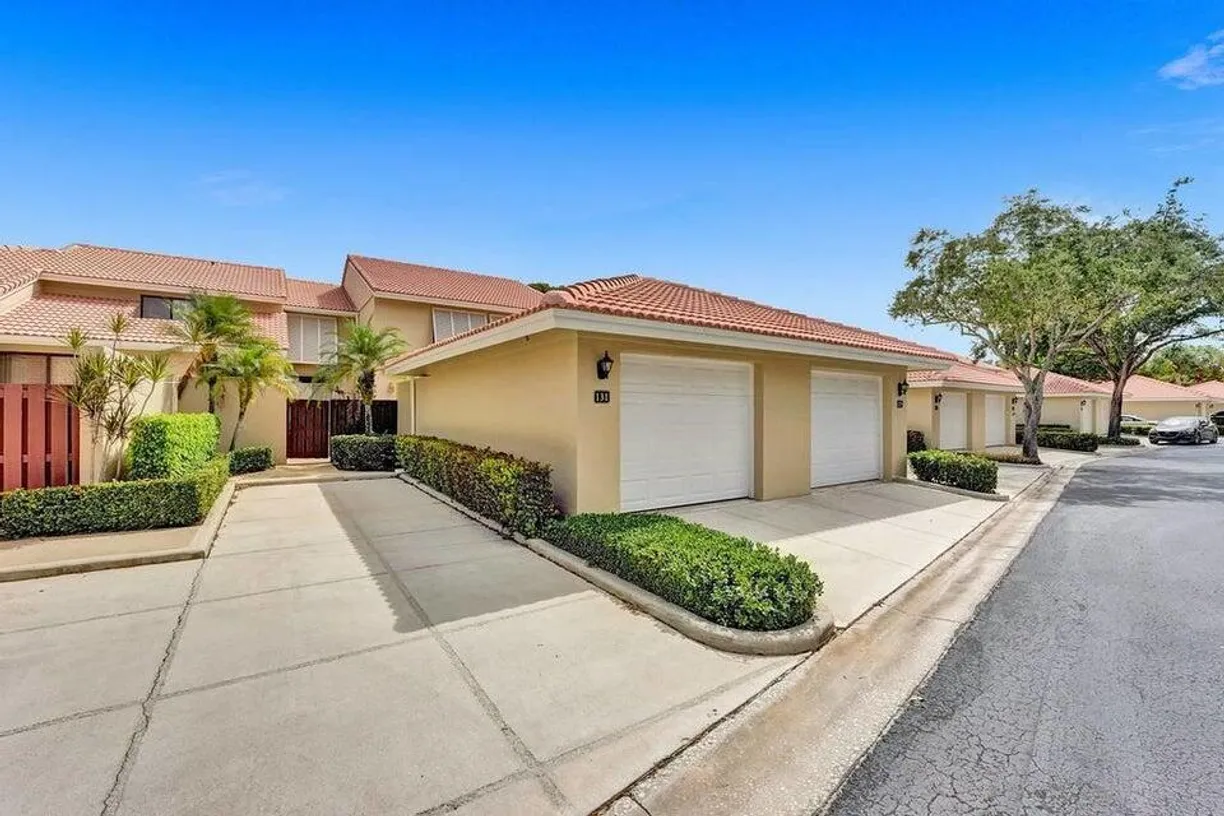 South Florida Real Estate | View 131 Old Meadow Way | Listing