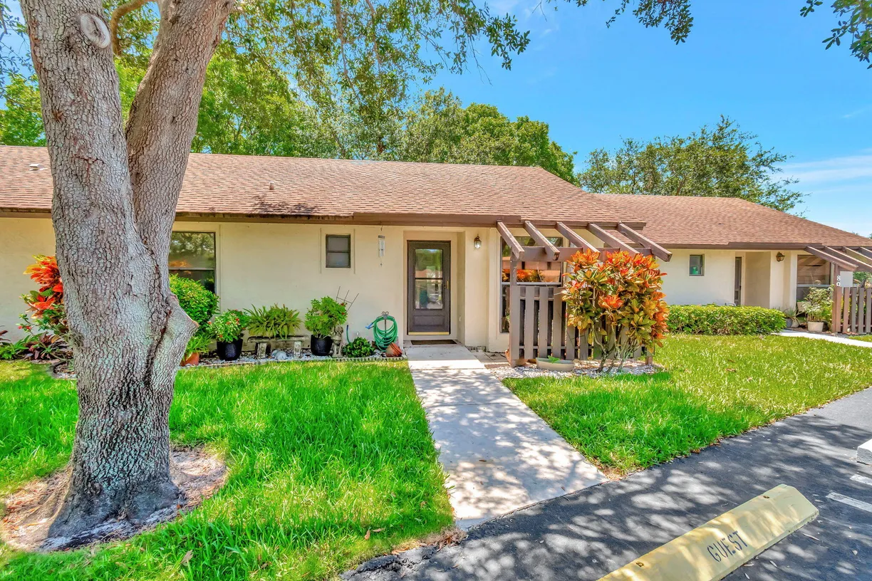 South Florida Real Estate | View 79 Via De Casas Norte | 2 Beds, 2 Baths