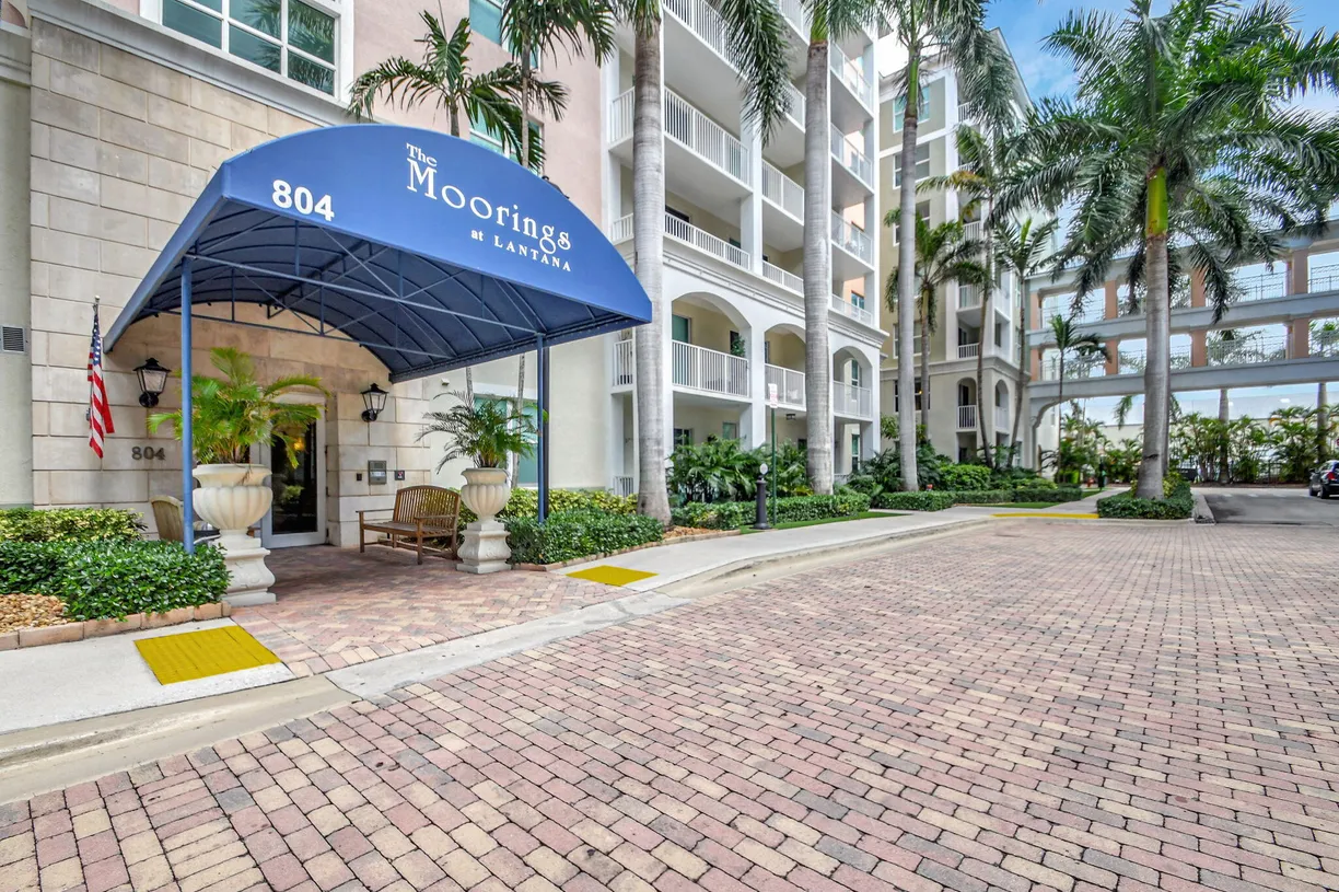South Florida Real Estate | View 804 E Windward Way, 223 | 2 Beds, 2 Baths