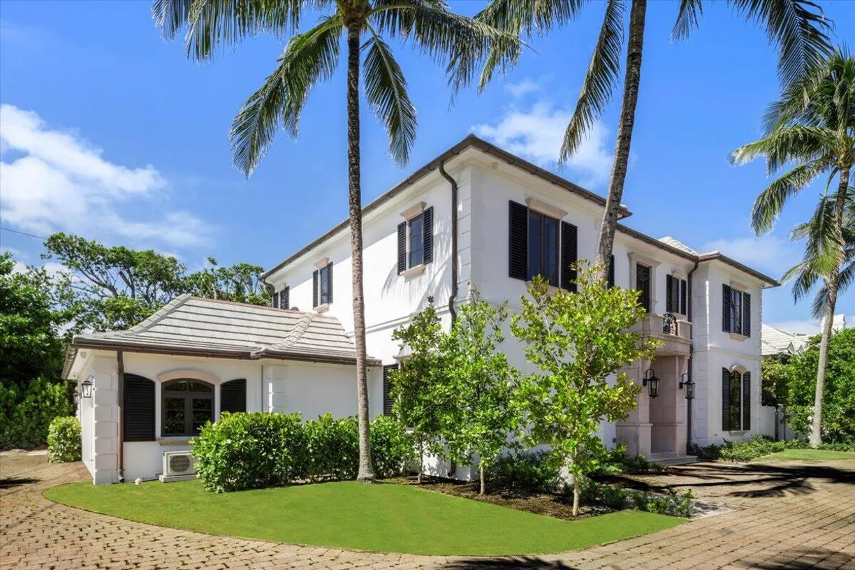 South Florida Real Estate | View 125 Via Vizcaya | Listing