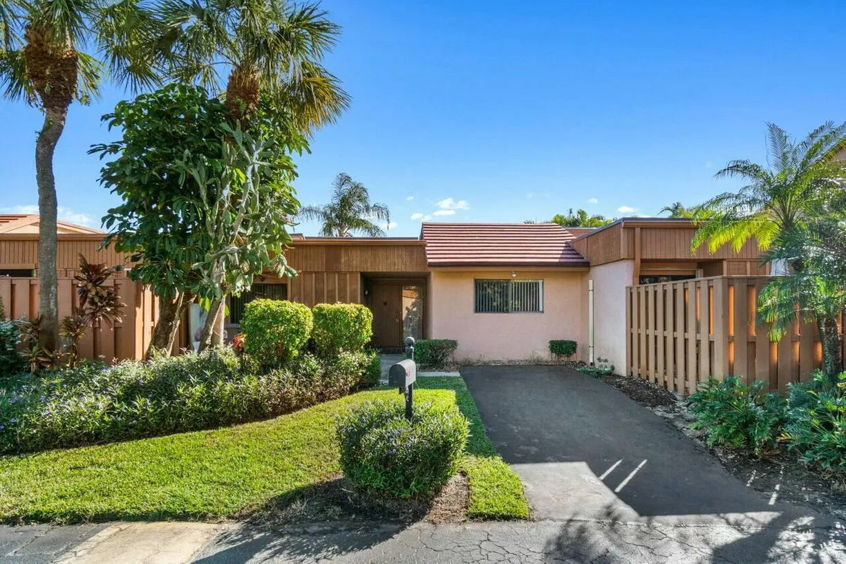 South Florida Real Estate | View 5366 Stonybrook Lane | 3 Beds, 2 Baths