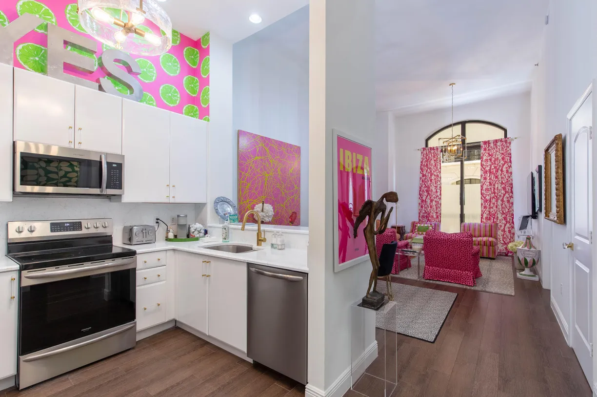 South Florida Real Estate | View 701 S Olive Avenue, 409 | 1 Bed, 1 Bath