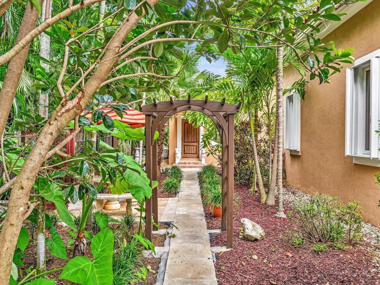 South Florida Real Estate | View 1107 Periwinkle Lane | Listing