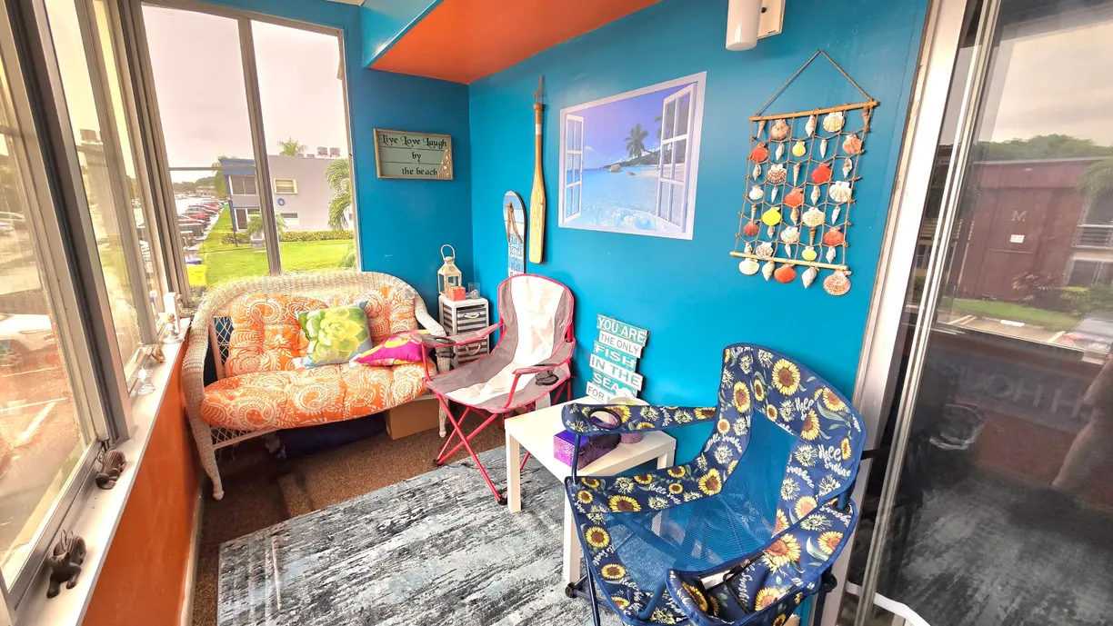 South Florida Real Estate | View 670 Flanders N, 670 | 1 Bed, 1 Bath