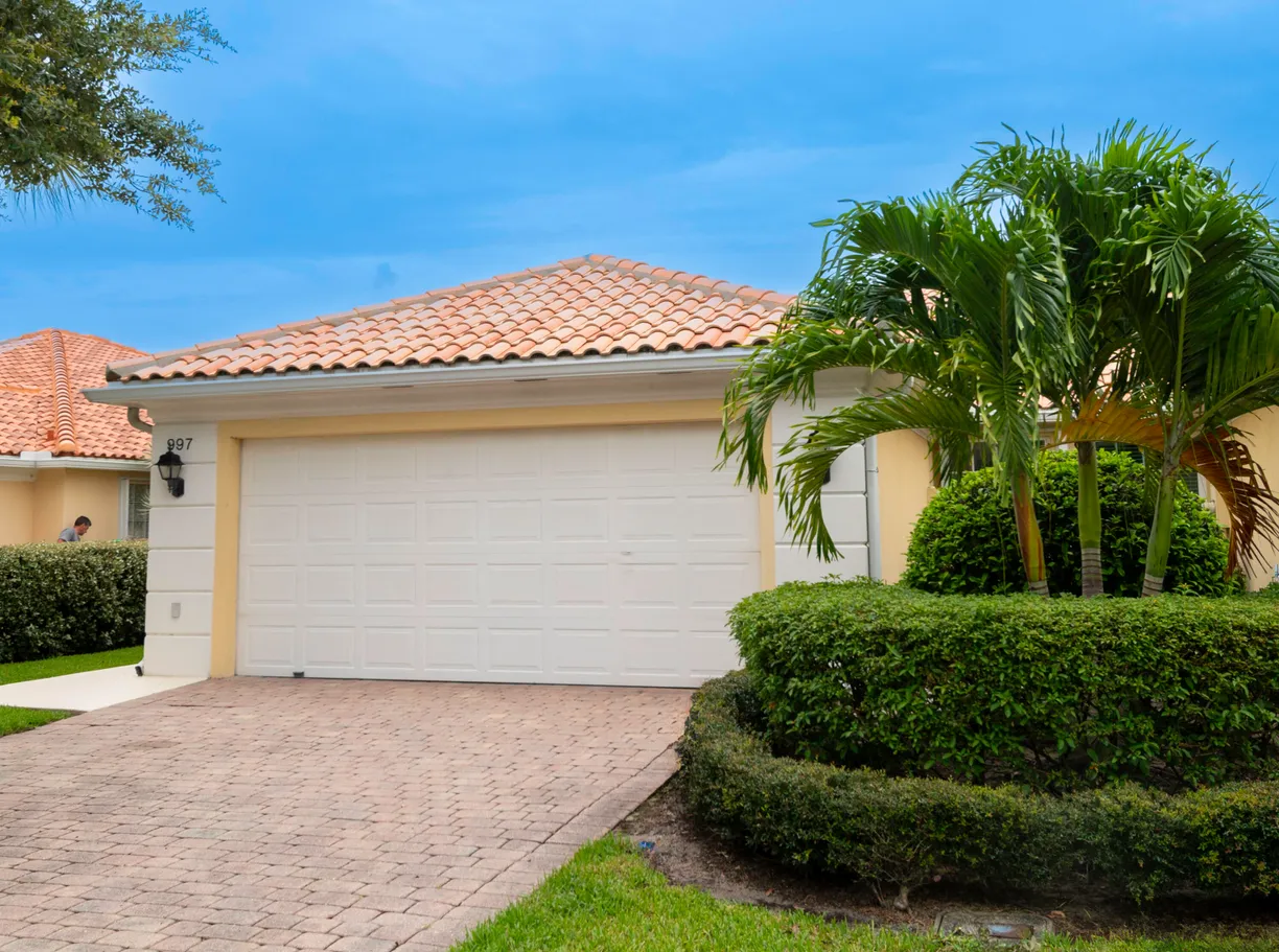 South Florida Real Estate | View 997 SW Balmoral Trce Trace | Listing