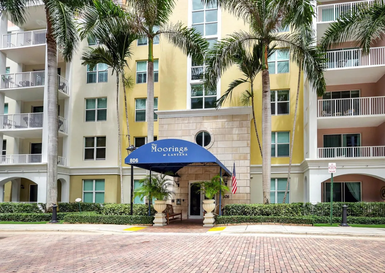 South Florida Real Estate | View 806 E Windward Way, 507 | 1 Bed, 1 Bath