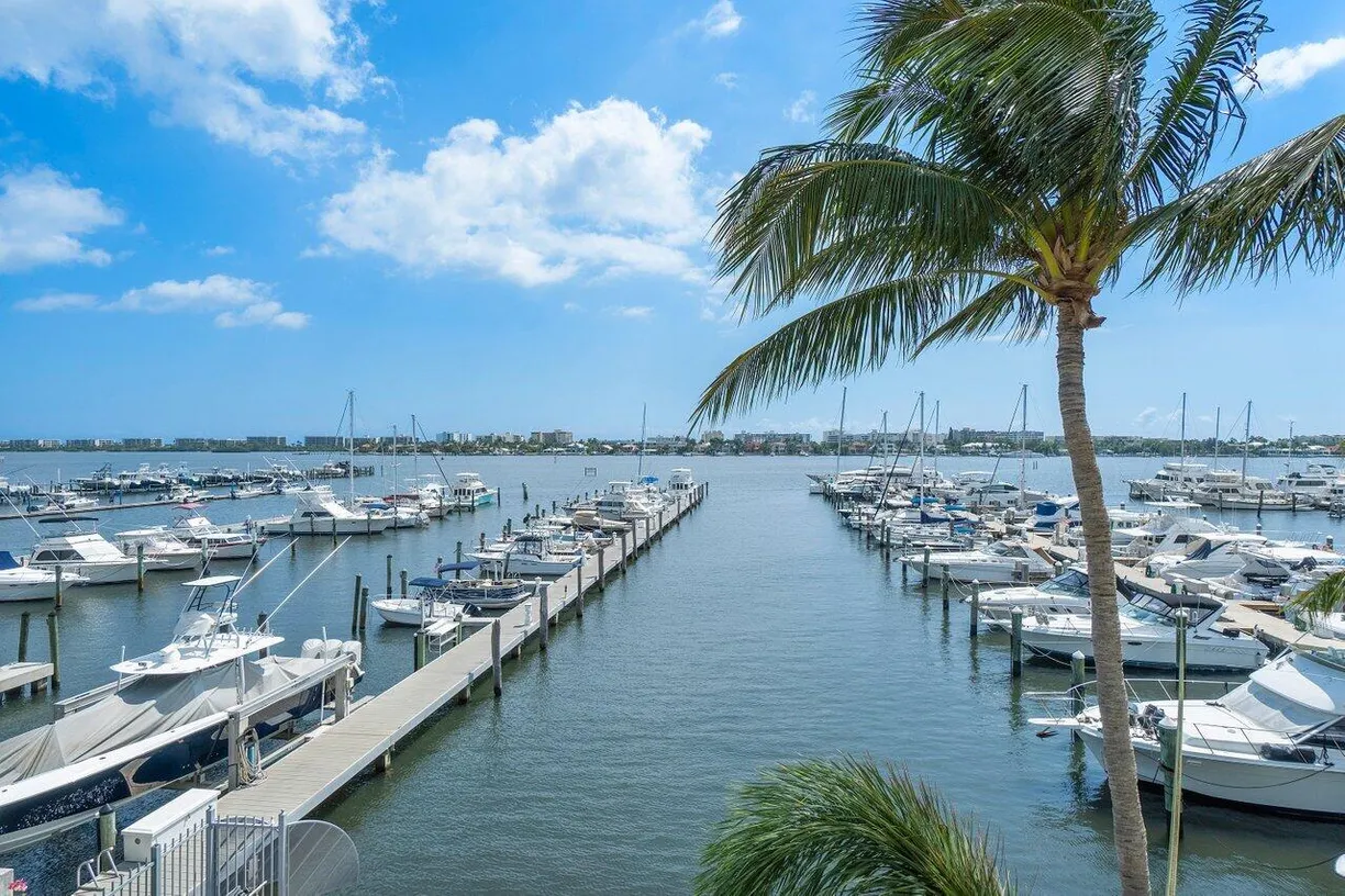South Florida Real Estate | View 806 E Windward Way, 303 | Listing
