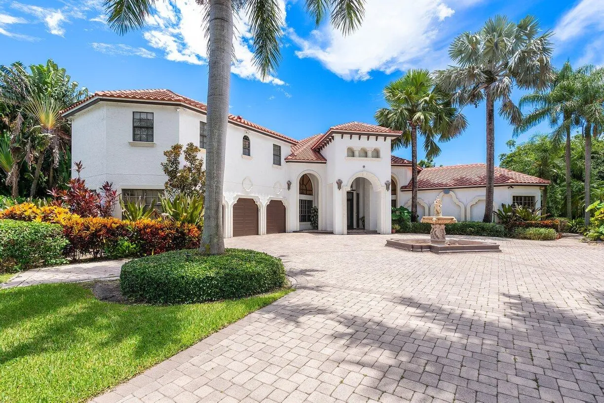 South Florida Real Estate | View 17654 Bocaire Way | Listing