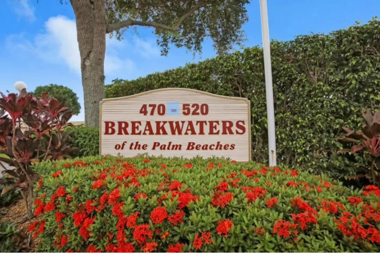 South Florida Real Estate | View 470 Executive Center Drive, 5k | 1 Bed, 1 Bath