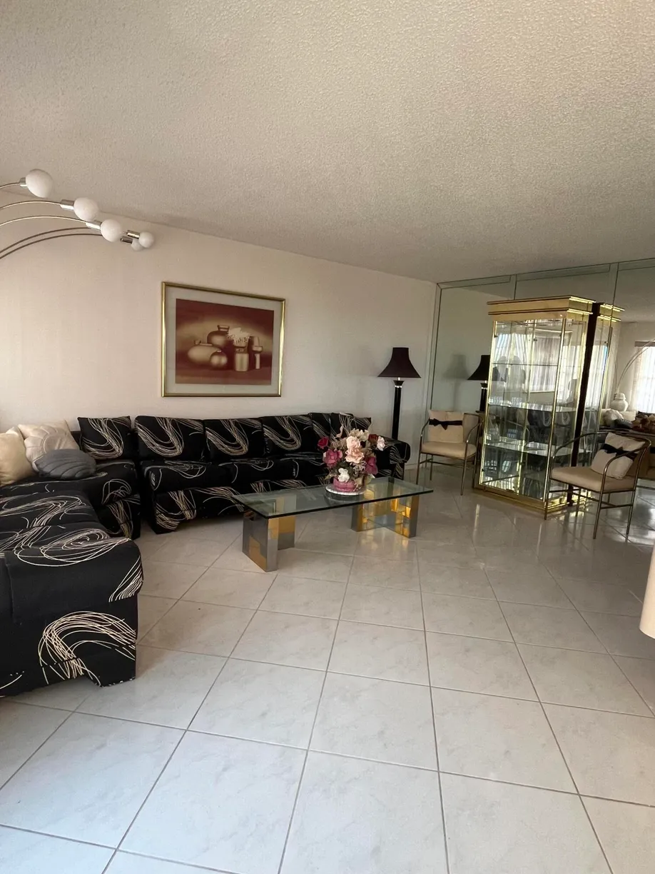 South Florida Real Estate | View 4063 Wolverton D | 2 Beds, 2 Baths
