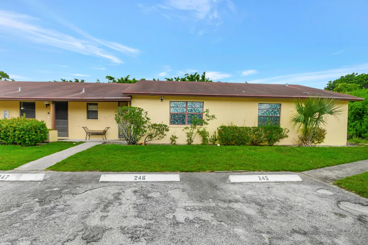 South Florida Real Estate | View 4638 Perth Road, 4638 | 3 Beds, 2 Baths