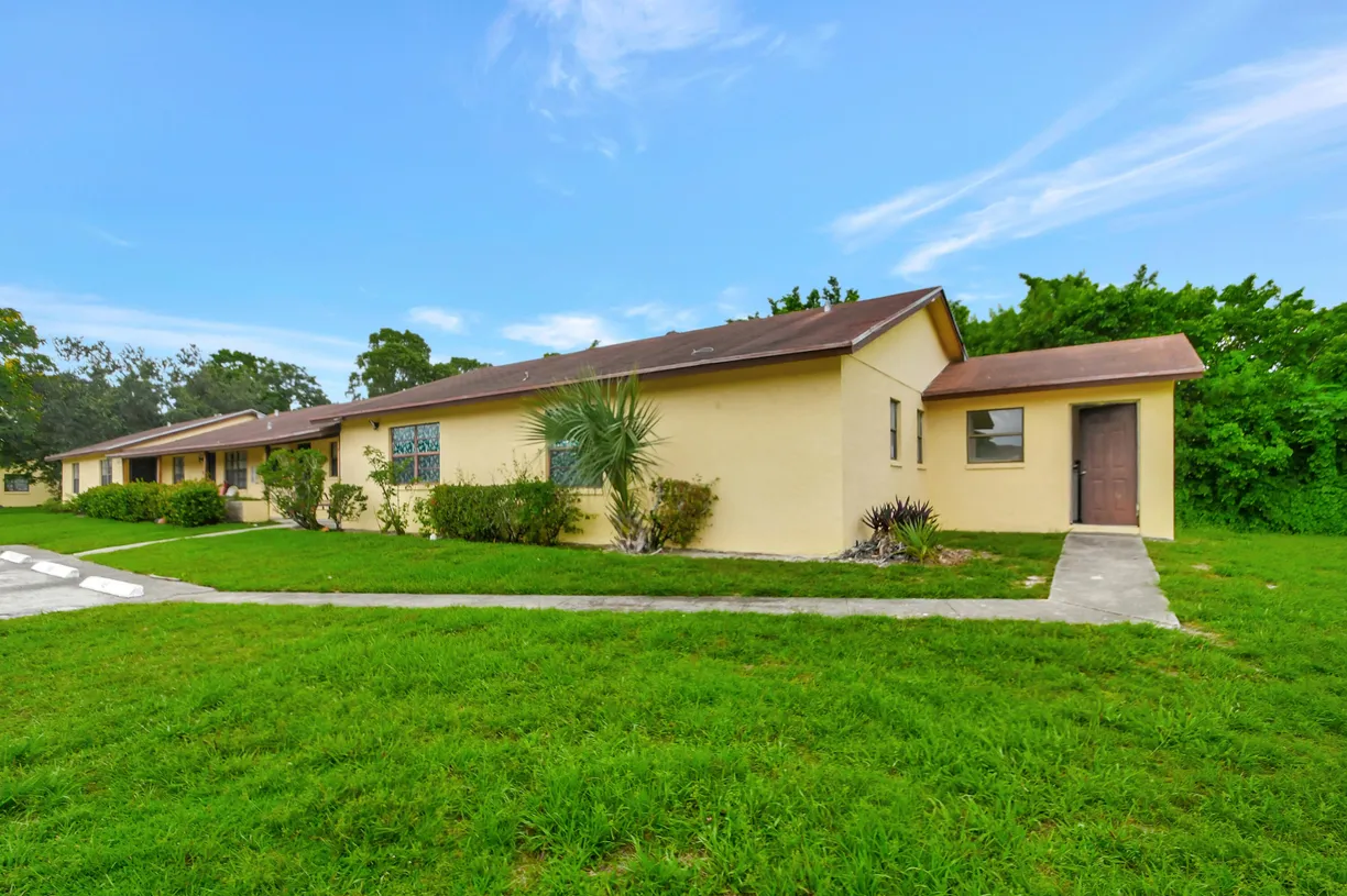 South Florida Real Estate | View 4638 Perth Road, 4638 | Listing