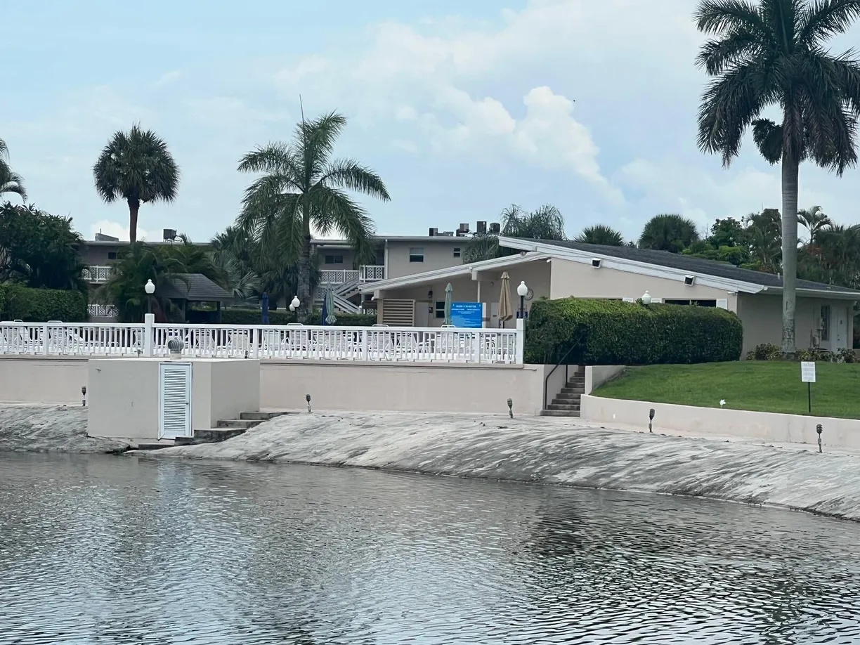 South Florida Real Estate | View 2534 S Garden 206 Drive, 206 | Listing