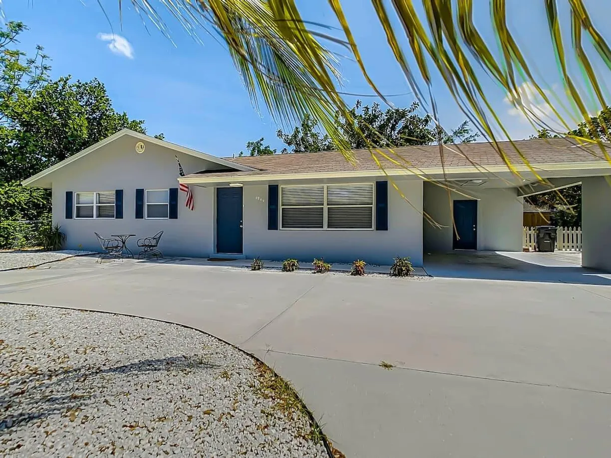 South Florida Real Estate | View 1944 B Holman Drive | 1 Bed, 1 Bath