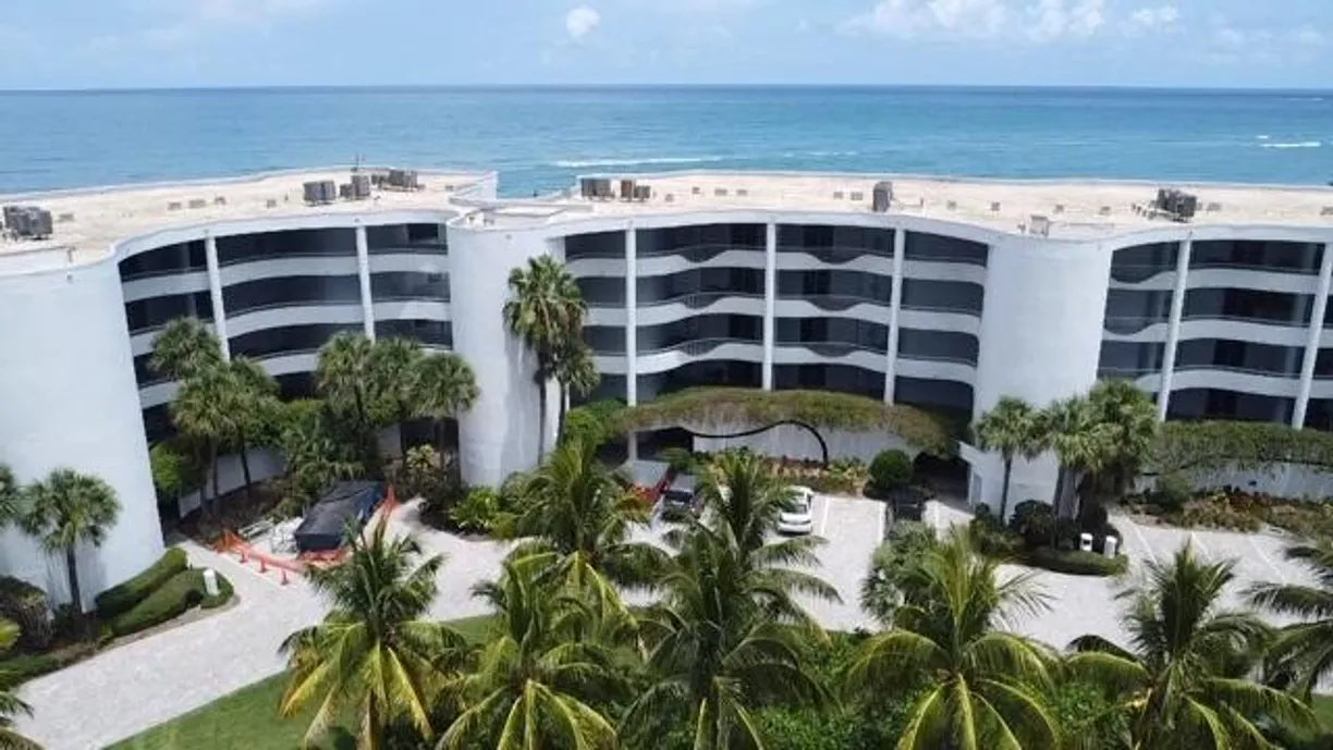 South Florida Real Estate | View 2001 SE Sailfish Point Boulevard, 316 | 3 Beds, 3 Baths