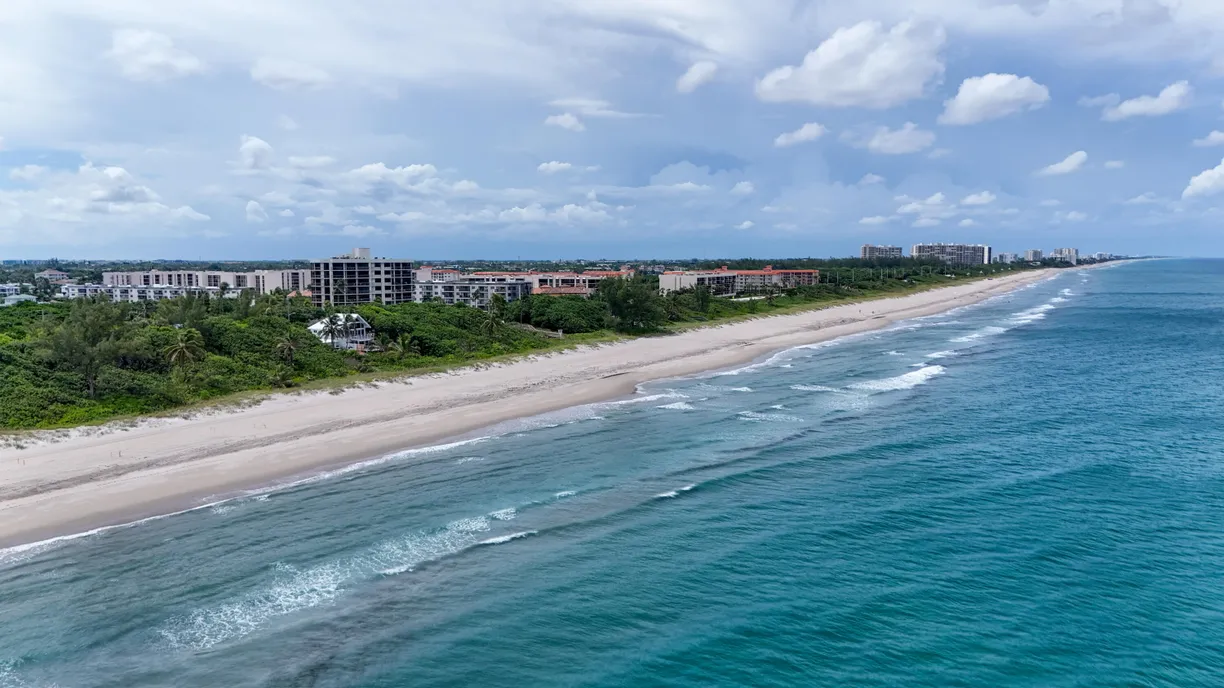 South Florida Real Estate | View 2121 N Ocean Boulevard, 202w | Listing