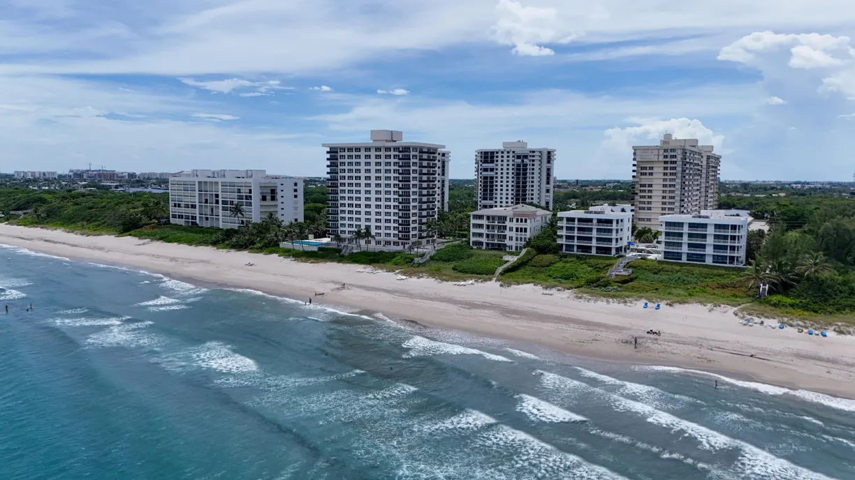 South Florida Real Estate | View 2121 N Ocean Boulevard, 202w | Listing