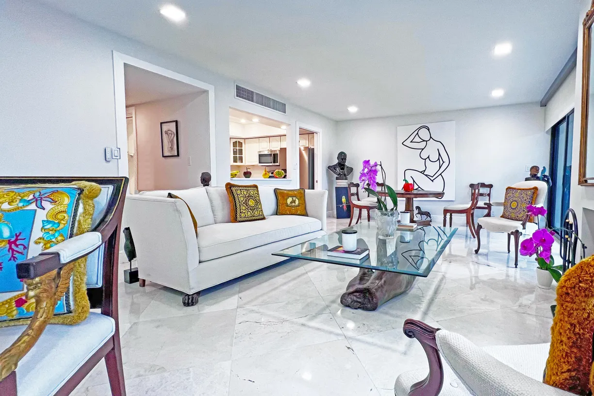 South Florida Real Estate | View 1924 Presidential Way, 2-C | 2 Beds, 2 Baths