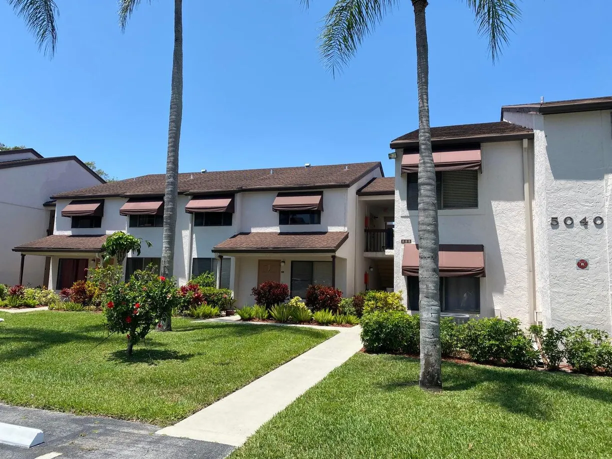 South Florida Real Estate | View 5040 Rose Hill Drive, 204 | 2 Beds, 2 Baths