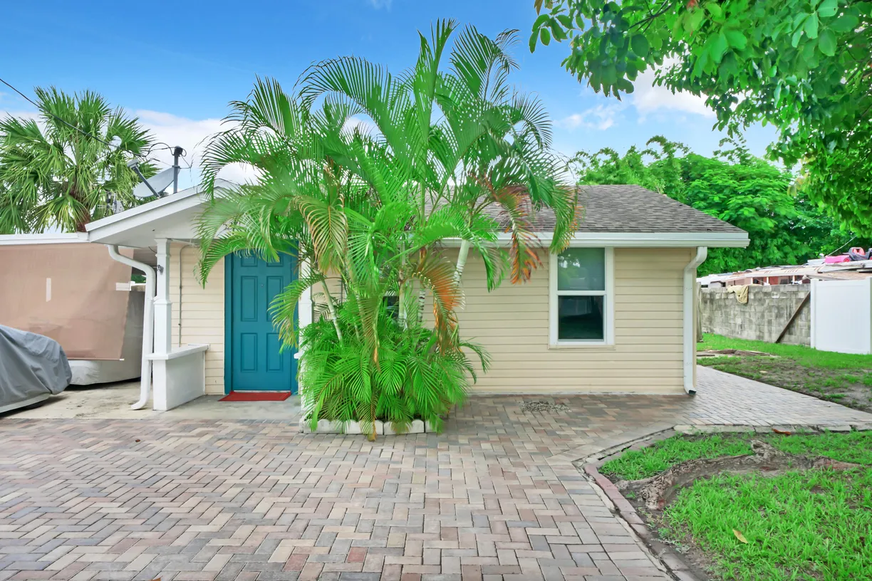 South Florida Real Estate | View 5271 Wallis Road | 2 Beds, 1 Bath