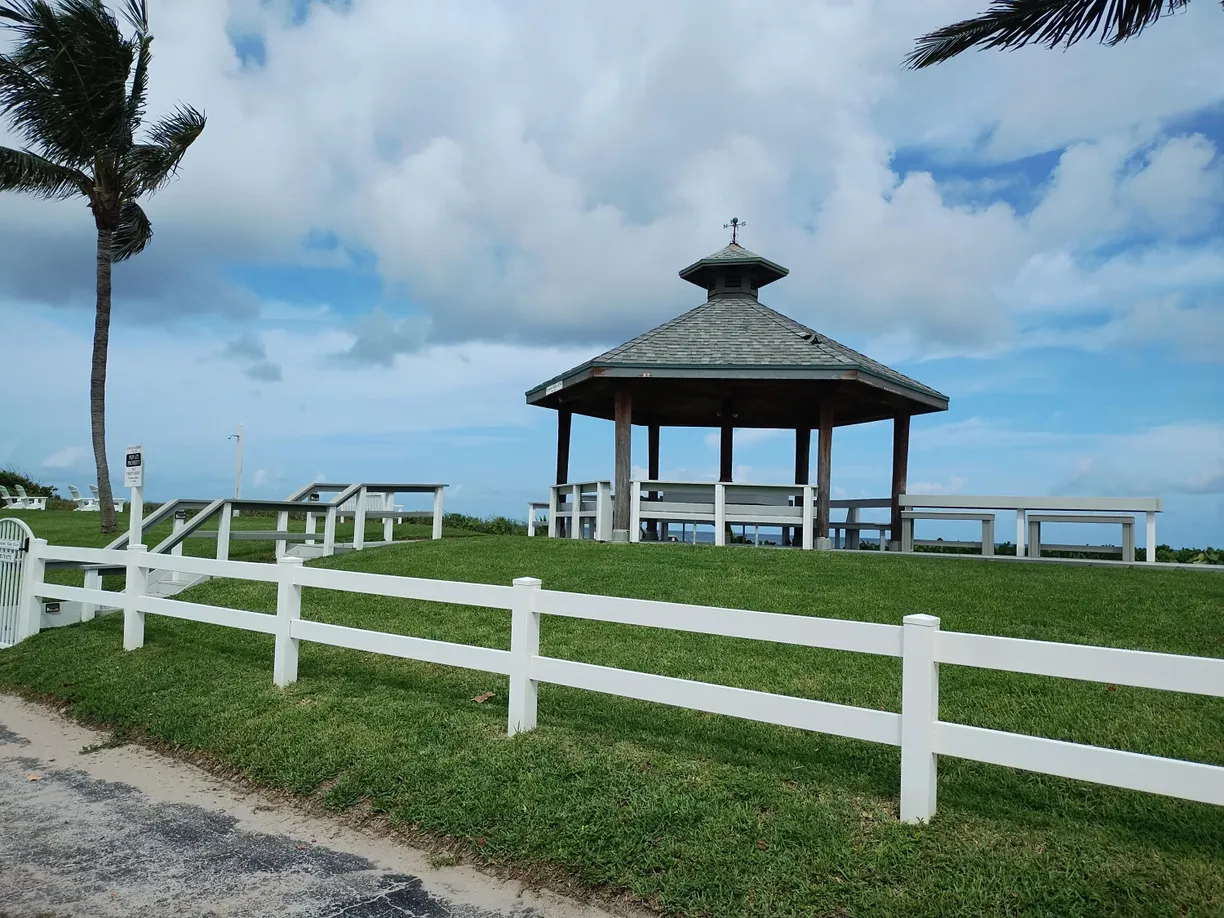 South Florida Real Estate | View 5505 N Ocean Boulevard, 8-204 | 2 Beds, 1 Bath