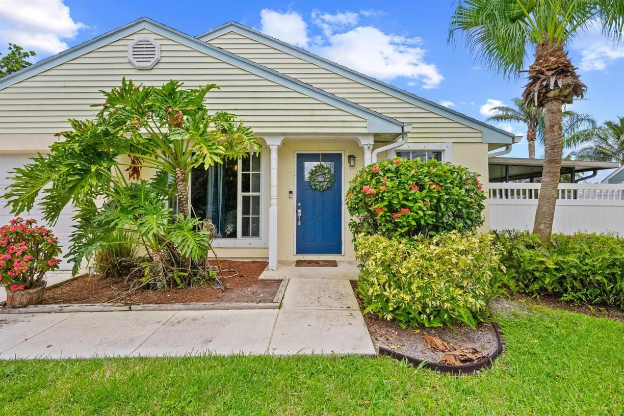 South Florida Real Estate | View 1172 Grandview Circle | 3 Beds, 2 Baths