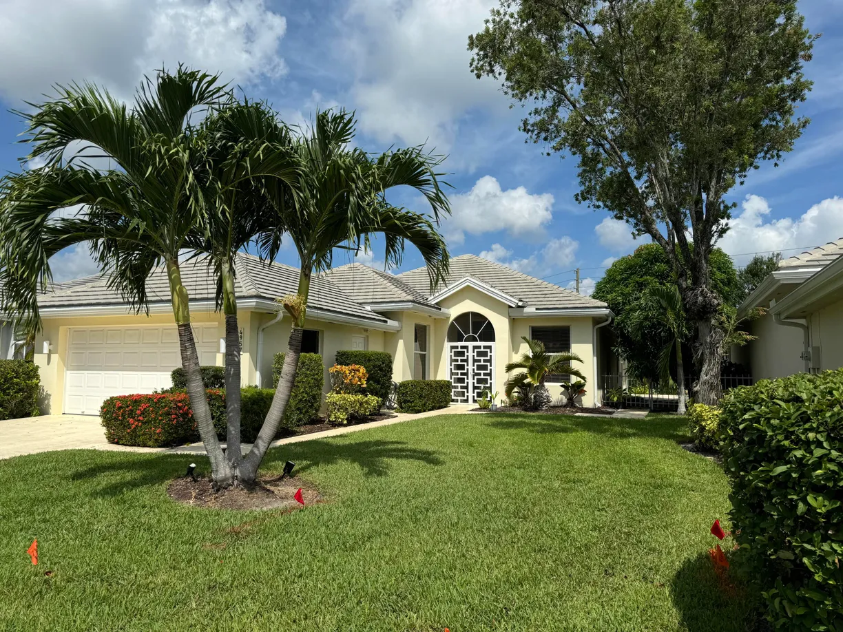 South Florida Real Estate | View 4957 SE Heartleaf Terrace | 3 Beds, 2 Baths