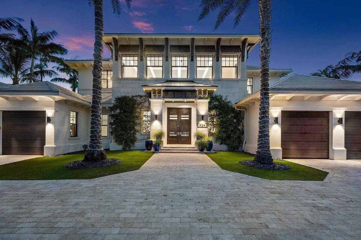 South Florida Real Estate | View 924 S Ocean Boulevard | 5 Beds, 7 Baths