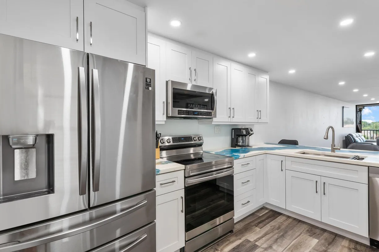 South Florida Real Estate | View 6 Royal Palm Way, 509 | 2 Beds, 2 Baths