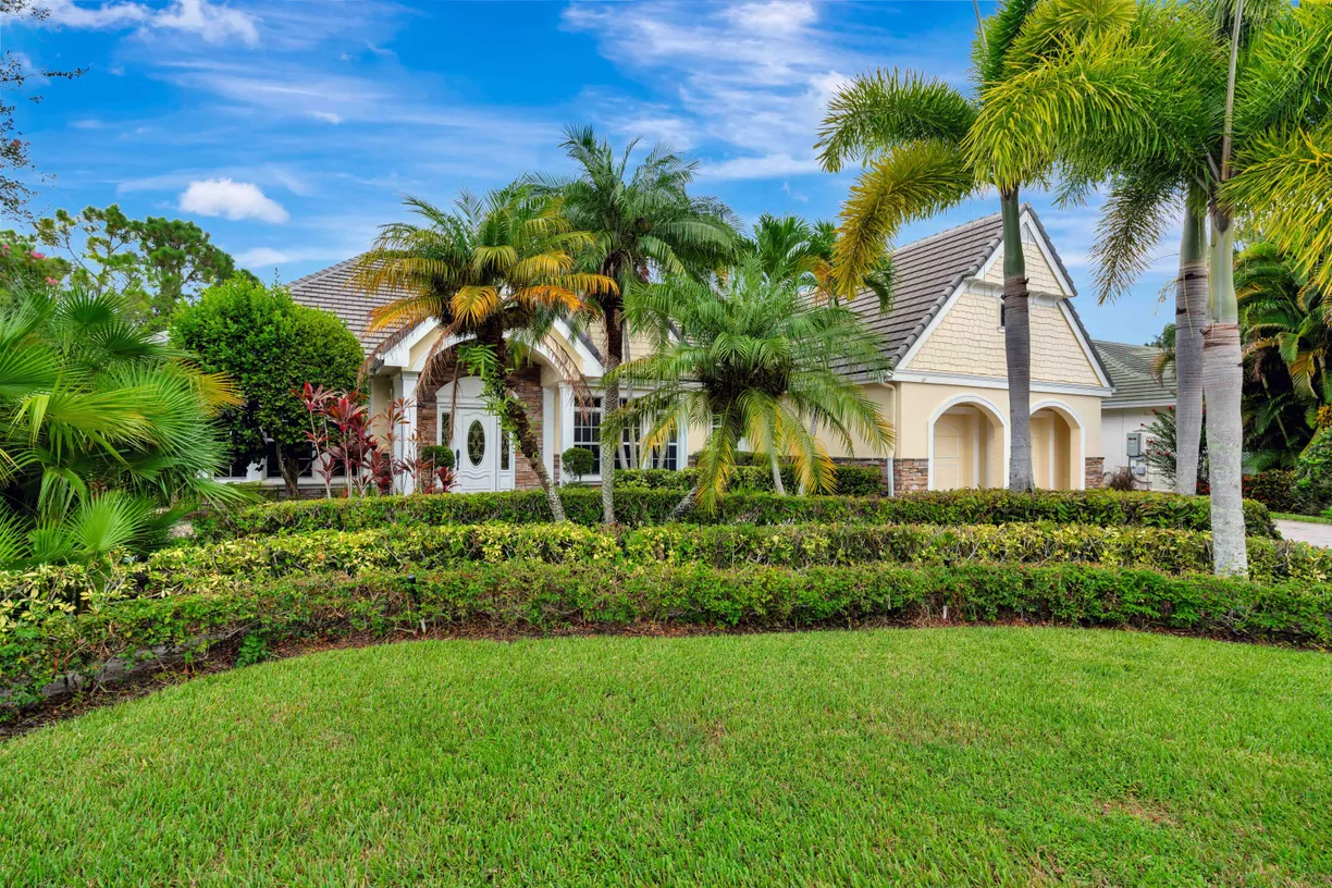 South Florida Real Estate | View 7826 SE Tuliptree Court | 3 Beds, 2 Baths