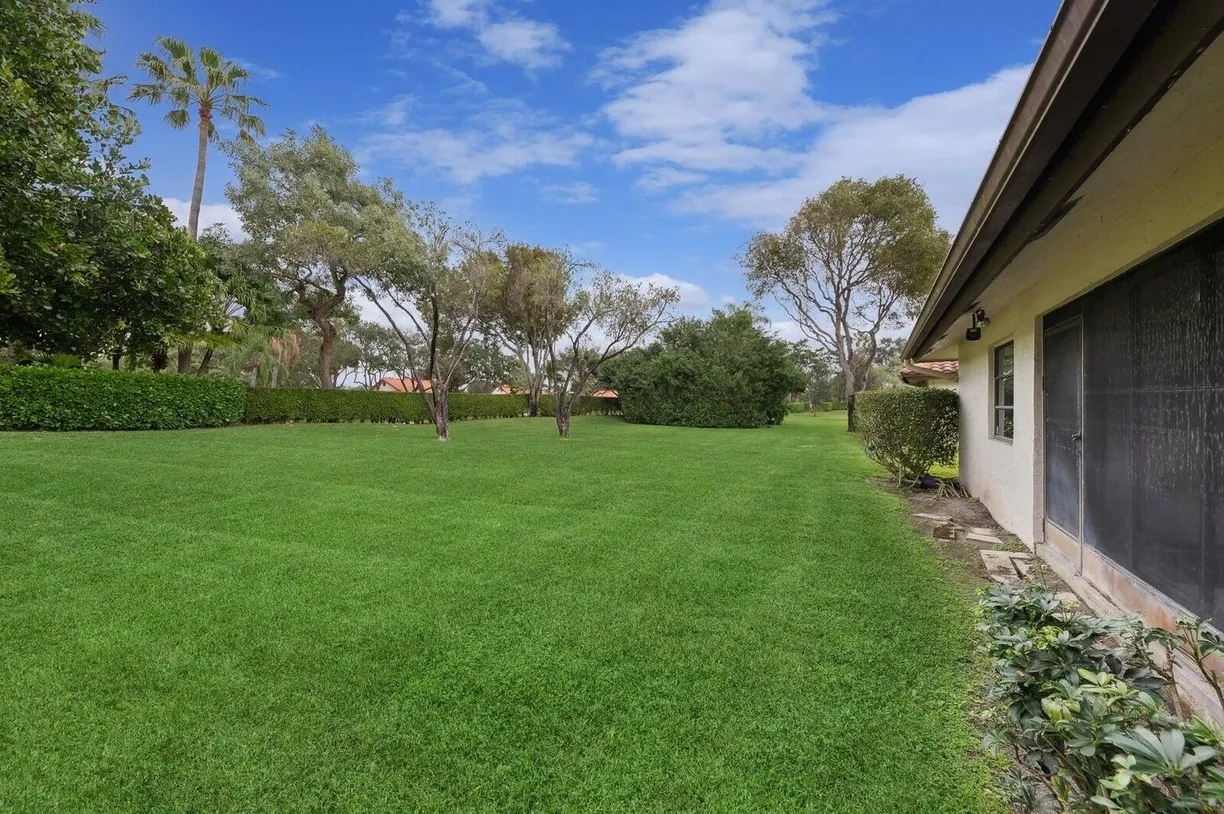 South Florida Real Estate | View 6410 Royal Manor Circle | Listing