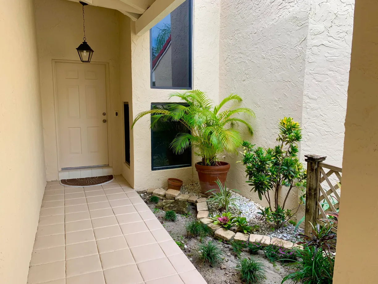 South Florida Real Estate | View 723 Windermere Way | Listing