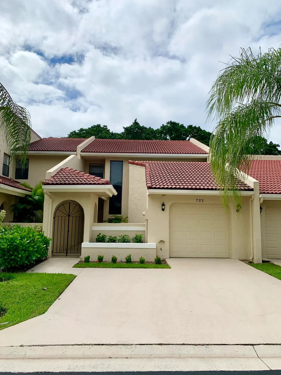 South Florida Real Estate | View 723 Windermere Way | 2 Beds, 2 Baths