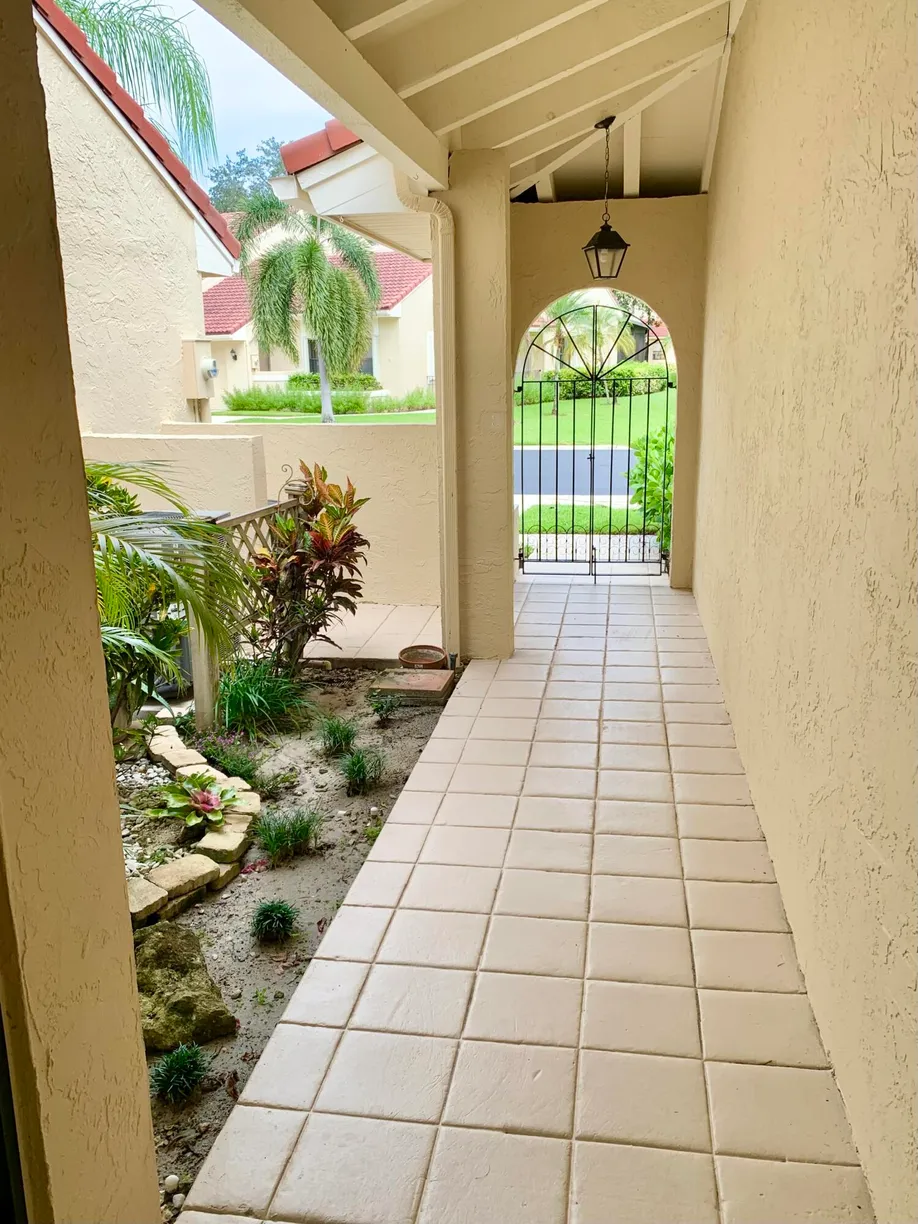 South Florida Real Estate | View 723 Windermere Way | Listing
