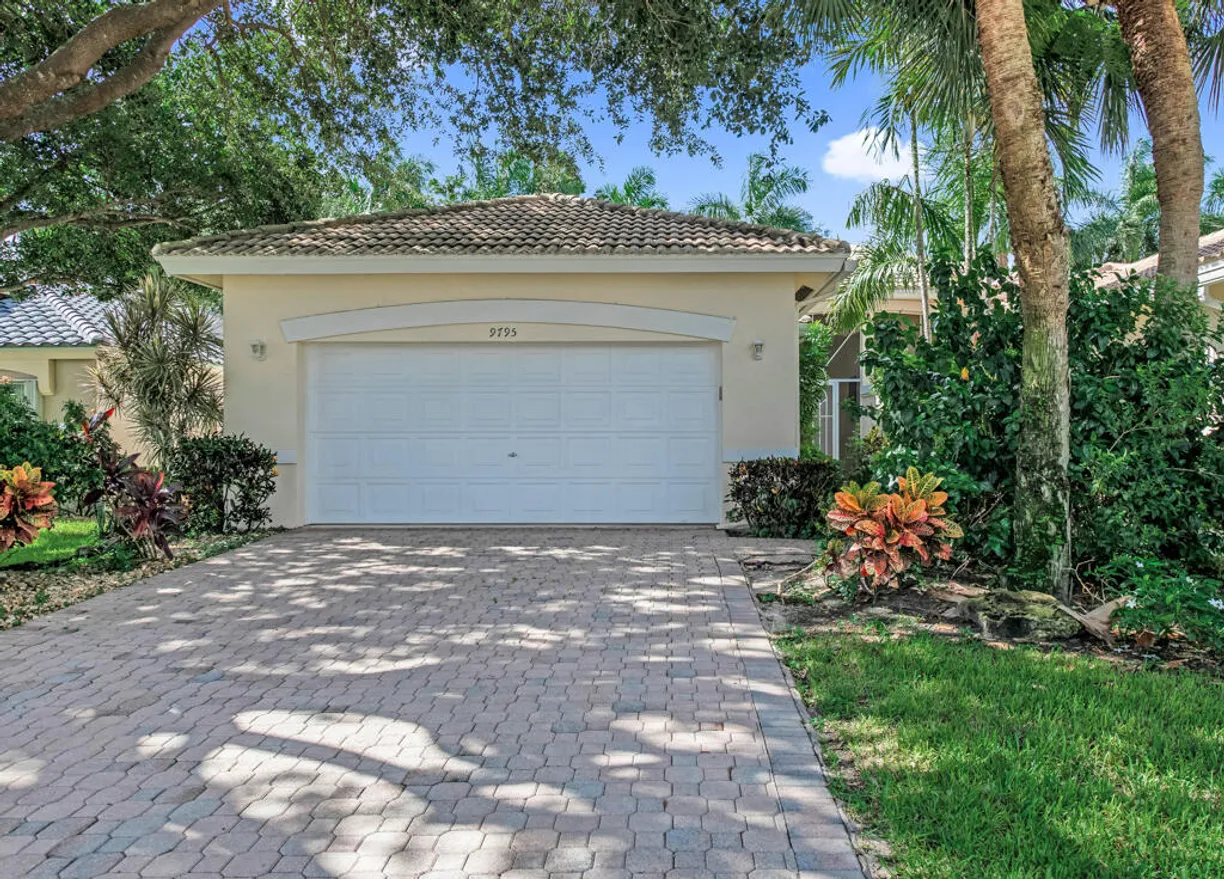 South Florida Real Estate | View 9795 Crescent View Drive | Listing