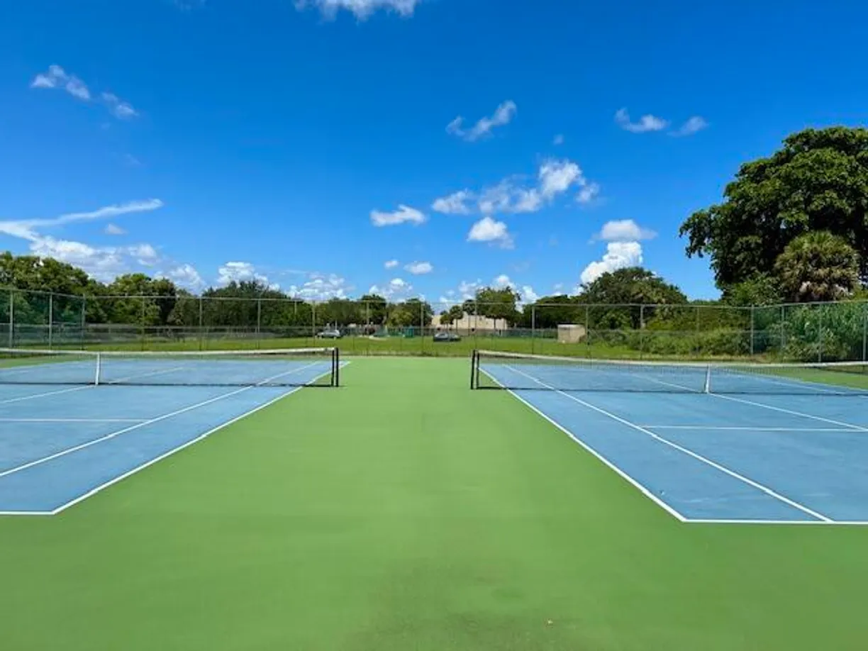 South Florida Real Estate | View 1830 W Meadows Circle, 1830 | 1 Bed, 1 Bath