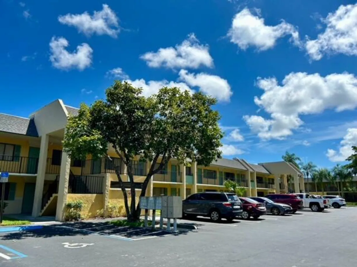 South Florida Real Estate | View 1830 W Meadows Circle, 1830 | Listing