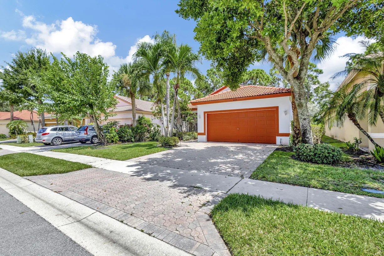 South Florida Real Estate | View 8223 Bellafiore Way | Listing