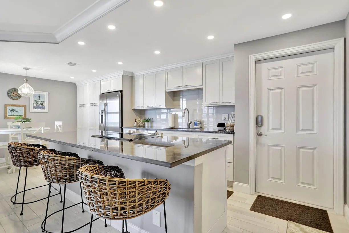 South Florida Real Estate | View 1069 Hillsboro Mile, 805 | Listing